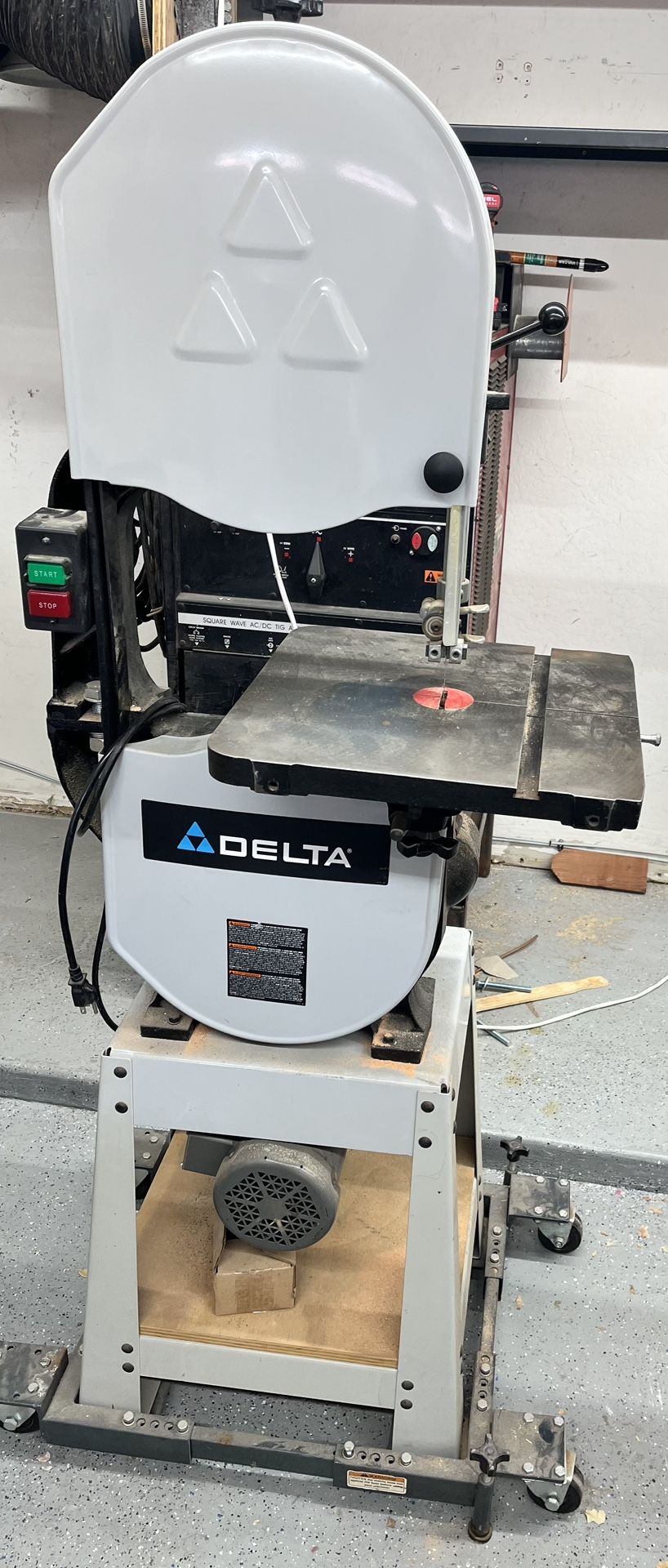 Delta 14” Bandsaw with Baldor Motor