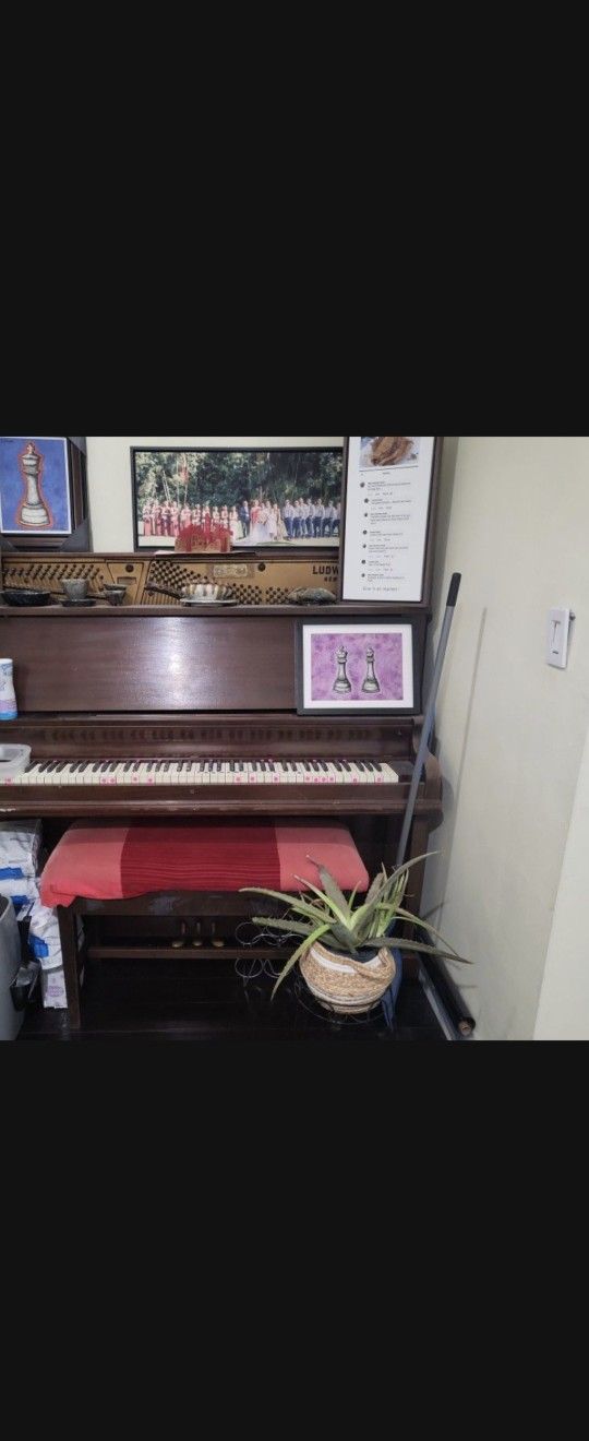 Free Piano