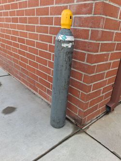 Helium tank