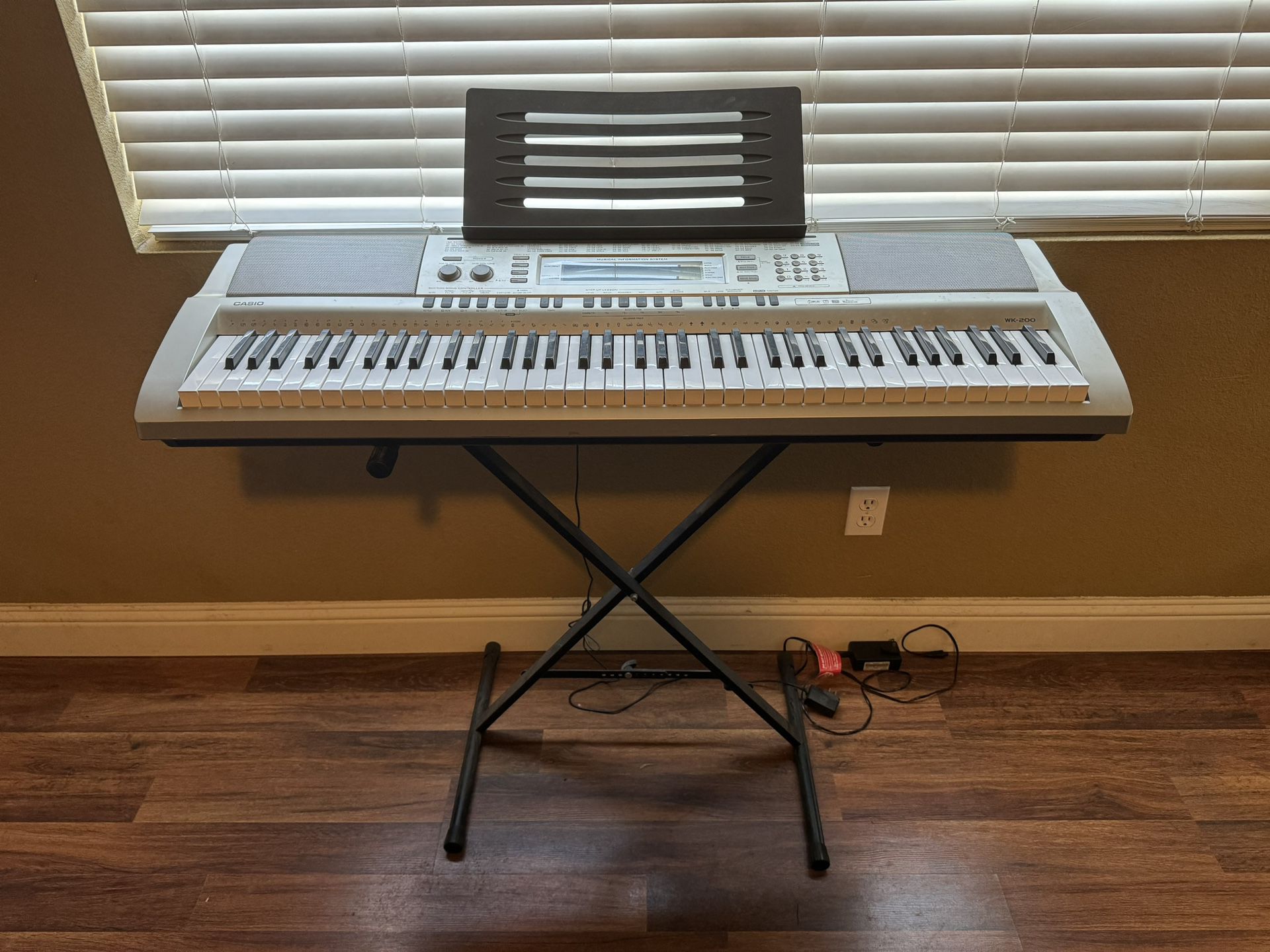 Casio WK-200 Electric Keyboard