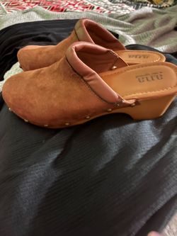 Woman shoes