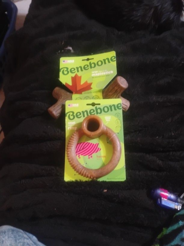 Benebone Teething flavored Chew Ring