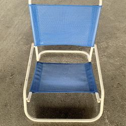 Preowned beach chair