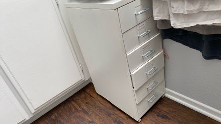 Mini file cabinet