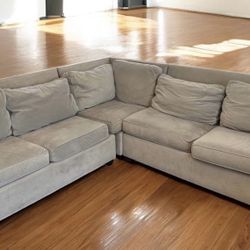 Big Sectional Couch + FREE DELIVERY INCLUDED (negotiable price)