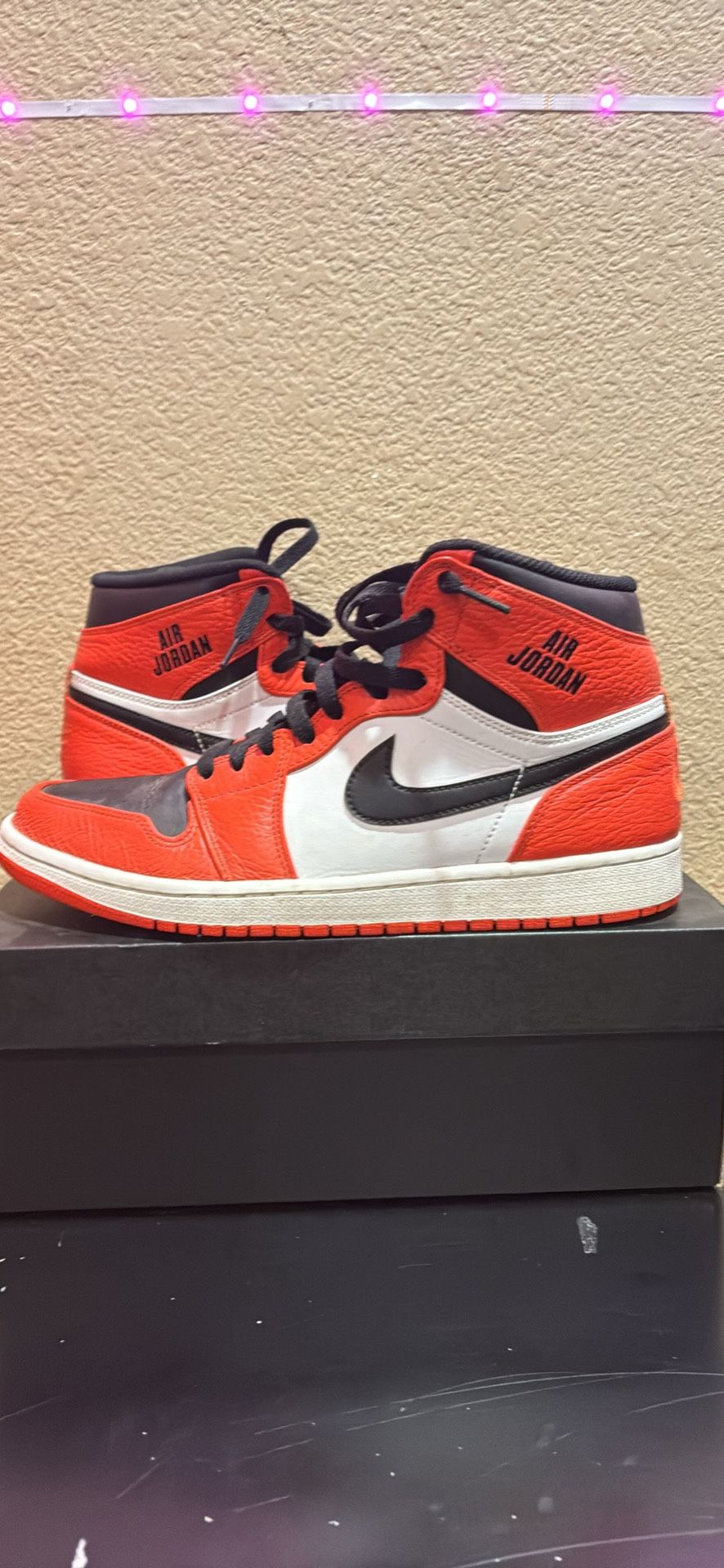 Air Jordan 1 Retro High Rare Air Max Orange