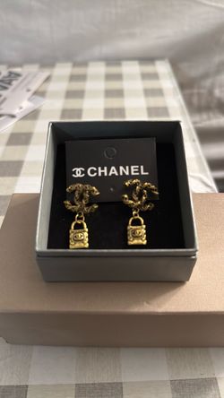 Black and gold earrings