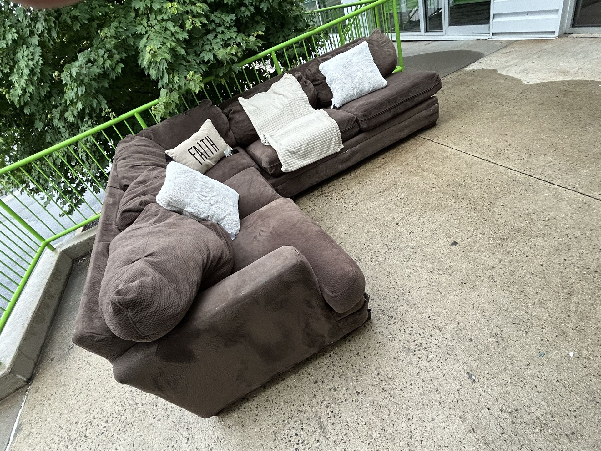 (Free Delivery )Cozy Chocolate Brown Sectional Couch – Spacious & Plush