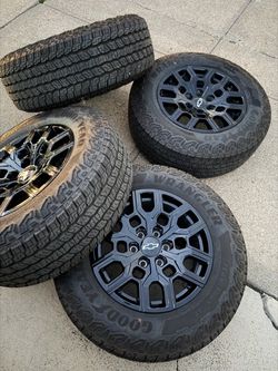 Chevy 18” Factory wheels 6Lug ZR2