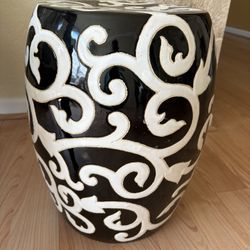 Beautiful hand painted ceramic ASIAN CHINOISERIE GARDEN STOOL with black & white swirl design. Can be a side or end  table, plant stand or chair. 