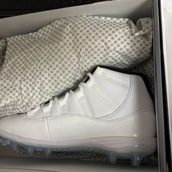 Jordan 11 legend blue cleats