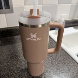 Stanley 40oz Almond Rose 