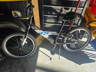 Est trek 1976