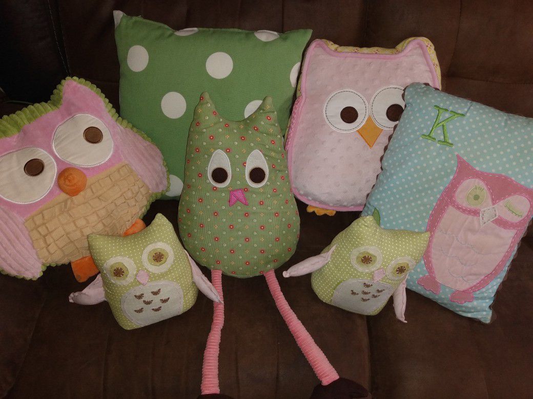 7 bedroom owl pillows