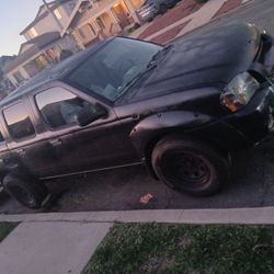2003 Nissan Frontier Crew cab 4 door