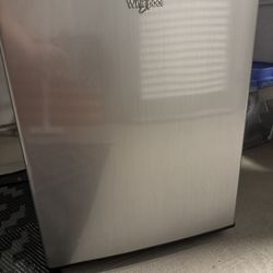 Whirlpool Mini Refrigerator 2.7 cu. Ft