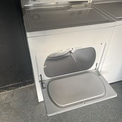 Whirlpools Gas Dryer