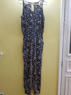 Cute Romper size Small