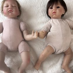 Realistic Baby Dolls For Sale ( BRUNETTE ONE IS SOLD)