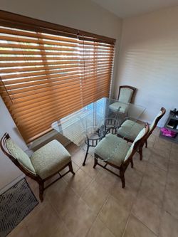 Dining Table w/ 4 chairs