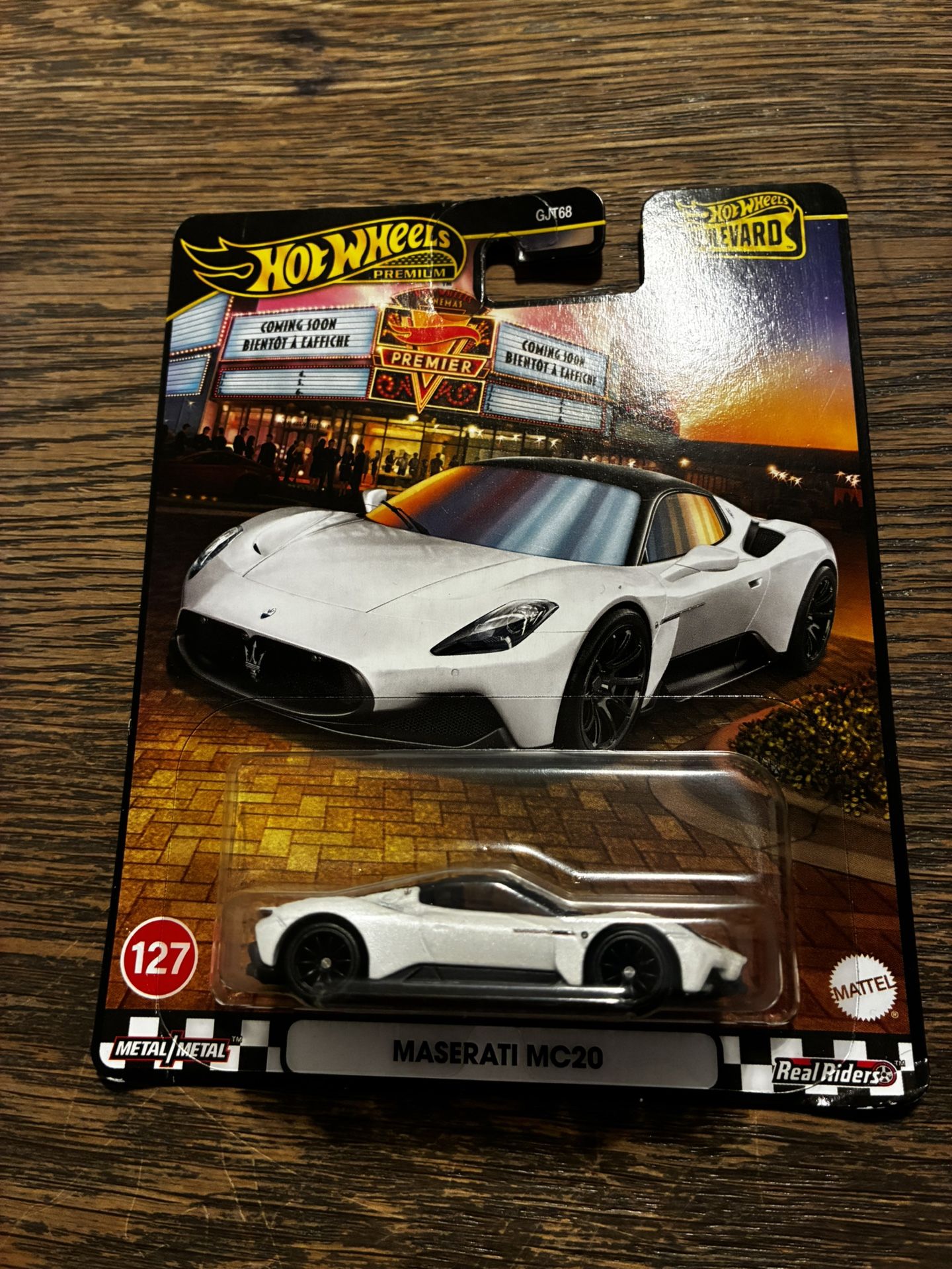 Hot Wheels Premium Boulevard 127 Maserati Mc20