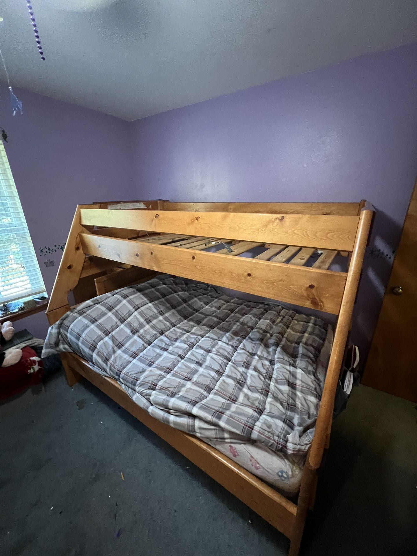 Trendwood Bunkhouse High Sierra Twin/Full Bunk Bed