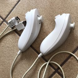 2 Nintendo Wii Nunchucks “” Tested “”