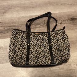 tommy hilfiger purse