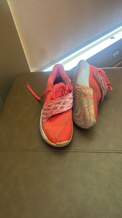 Rare kyrie Basketball shoes