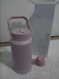 Water bottle- 64oz TREK PIVOT