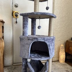  Cat Tower