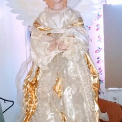 Tall Lighted Angel , About 3 ft. Great Condition, $20.Pick Up In Oak Cliff 