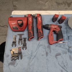 Milwaukee multi tool m12 bundle 