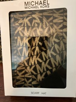 Scarf And Hat Michael Kors 
