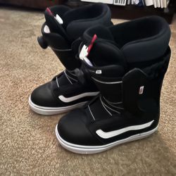 Vans Women’s Snowboard Boots 7.5