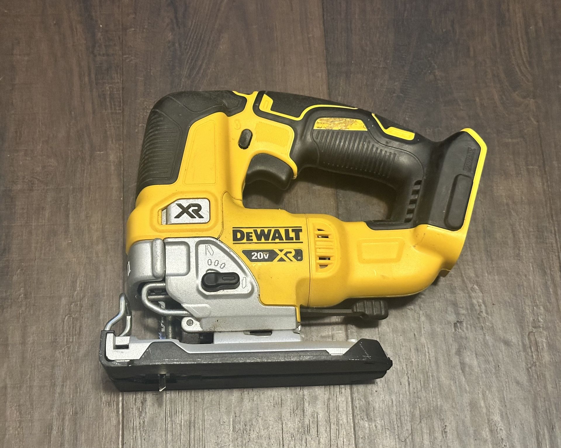 DEWALT 20V MAX XR Cordless Brushless Jigsaw (Tool Only)
