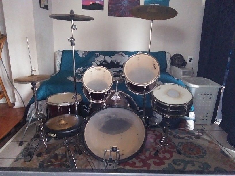 Tama Imperialstar 5pc Drum Set. Snare Kick 3 Toms ZBT Zildjian Cymbals Hi-hat Crash & Ride w/Stool