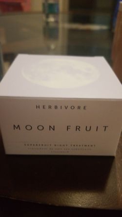 Herbivore moon fruit night treatment