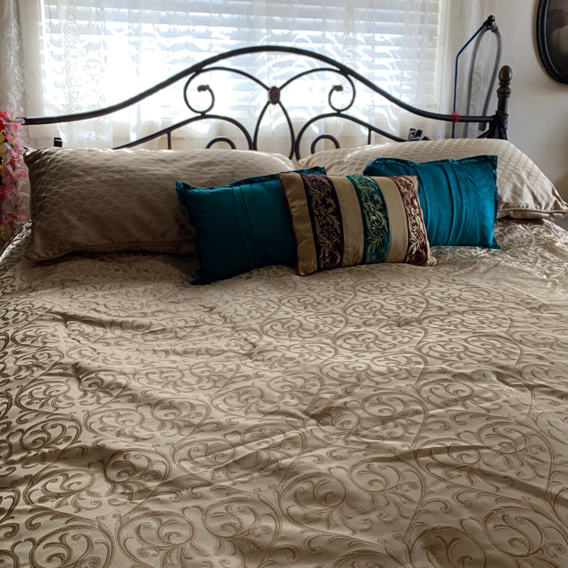 7 Piece Elegant King Size Reversible Comforter