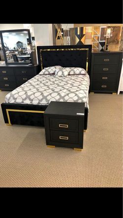 New queen bedroom set