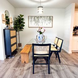 Dining Room Set And shoe Hutch 