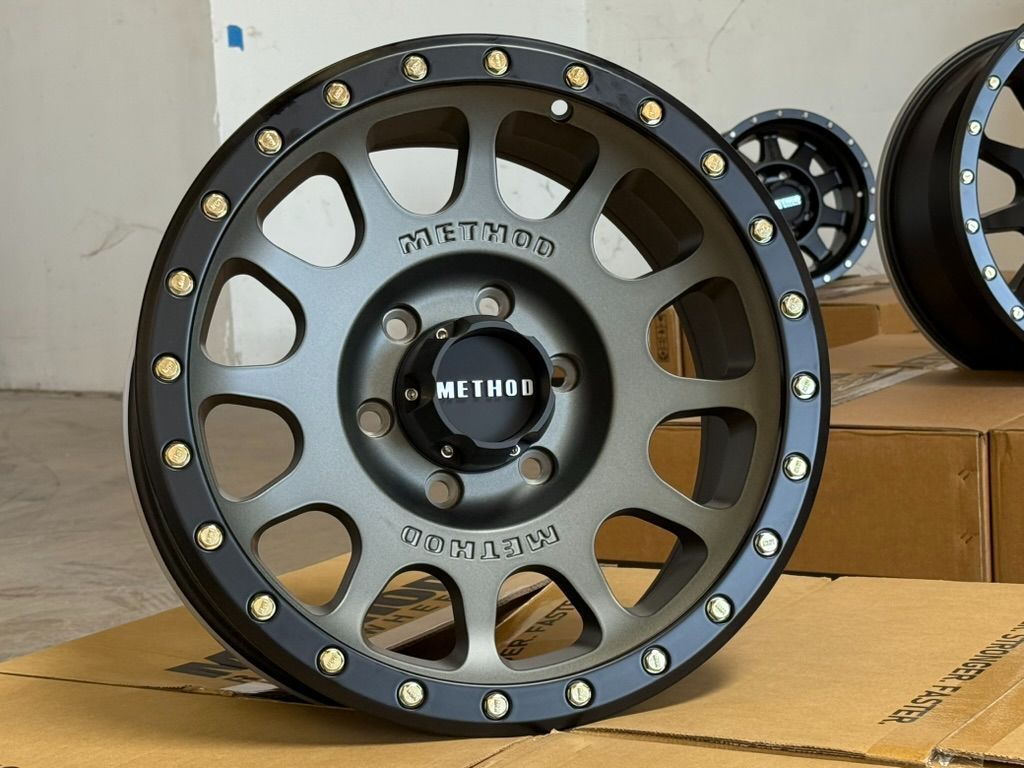 NEW 4x MR305 17x8.5 0mm offset 6x139.7 set Chevy Toyota GMC ram titanium matte black lip