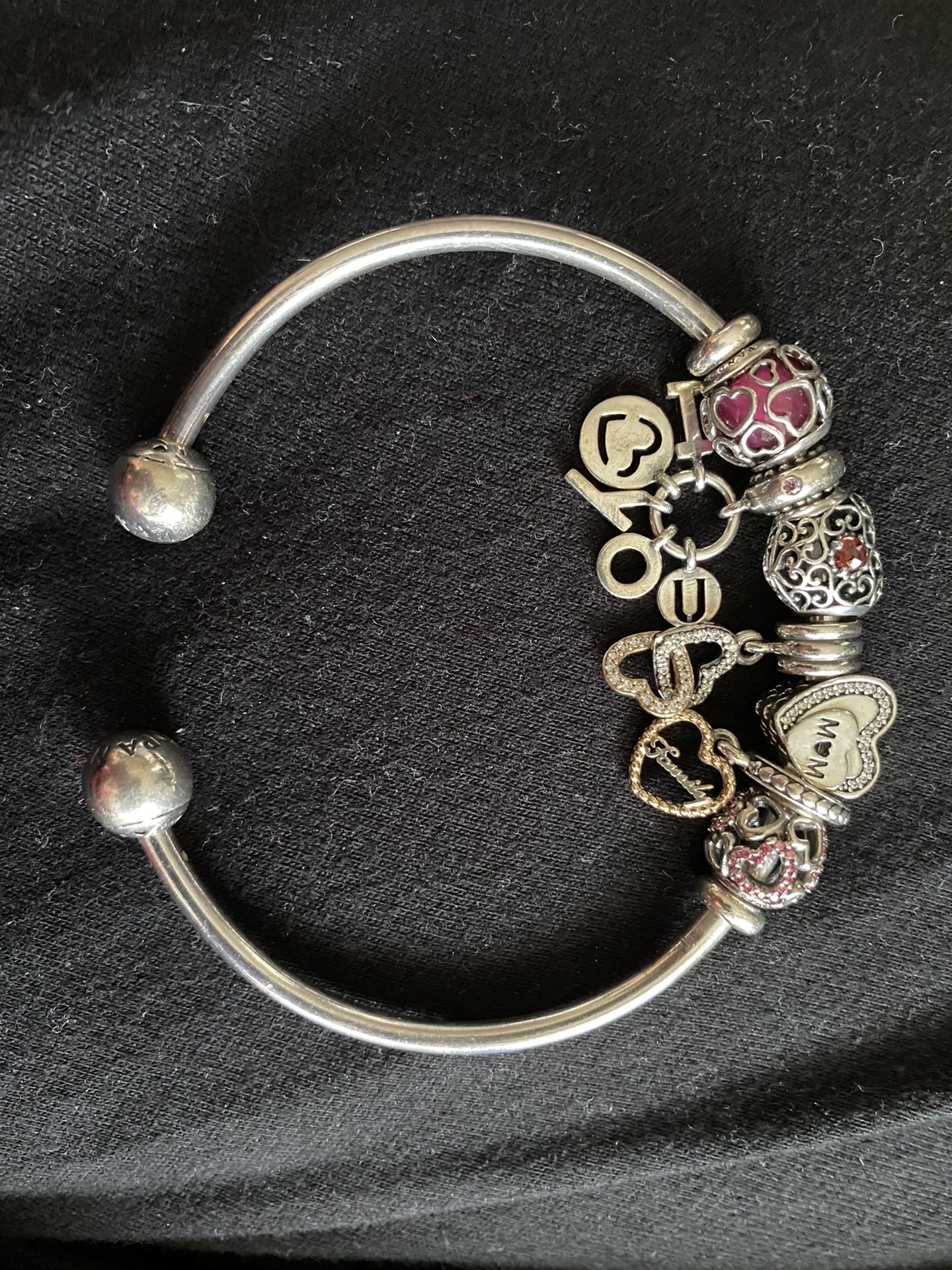 Bracelet With 7 Charms (Sterling Silver Pandora)