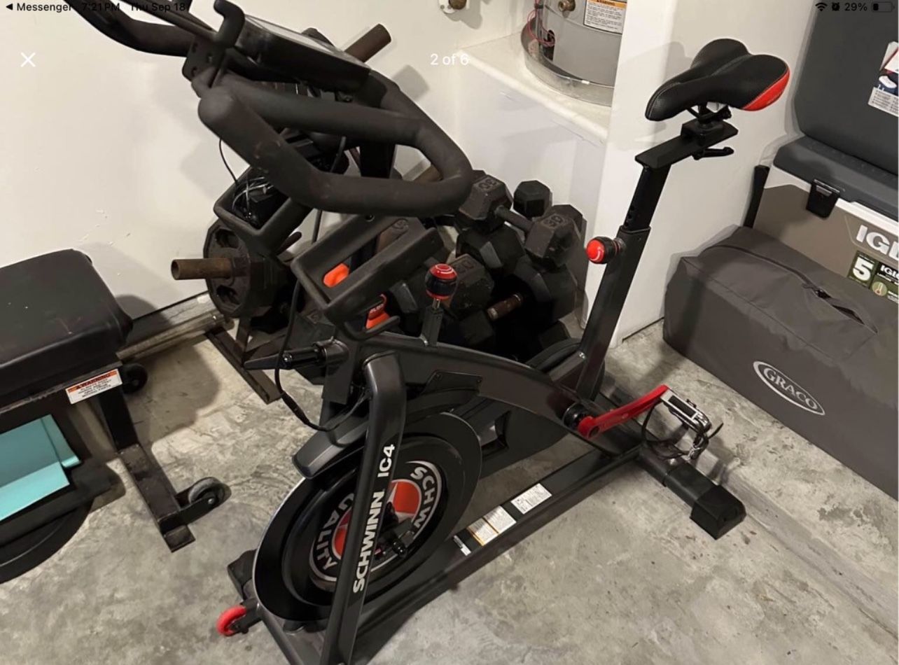 Schwinn IC4 Indoor Bike