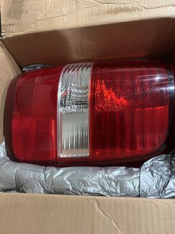 2005 Ford5150 Tail Light