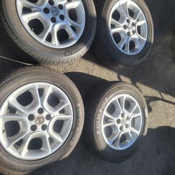 Vendo rines Toyo ta siena17no Llantas