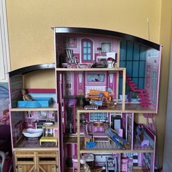 Big BarbieDollHouse 