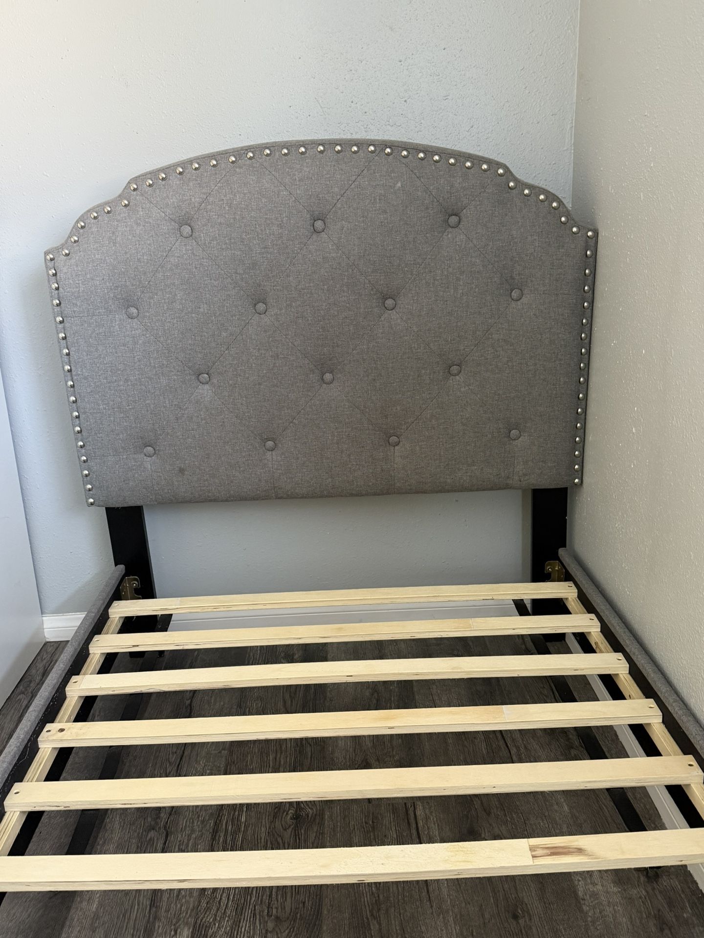 2 Gray Twin Beds