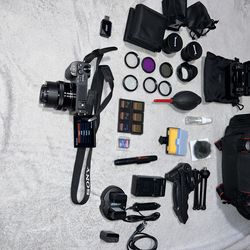 Sony ZVE-10 4K camera kit W/ DJI microphone