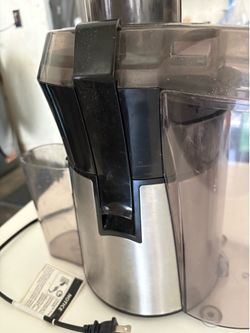 Free juicer, egg cooker, water dispenser, Tupperware divider